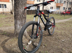 Bicicleta B&amp;#039;TWIN Rock-Rider 520S foto