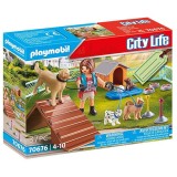 Playmobil City Life - Pet Hotel, Set cadou dresor de caini