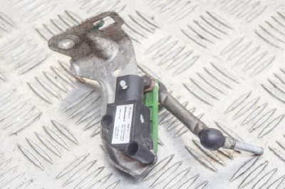 Senzor de nivel &amp;icirc;nălțime dreapta spate TESLA MODEL S 2015 OEM: 1004173-00-A,151601-01412,6006526-00-B 11704287 foto