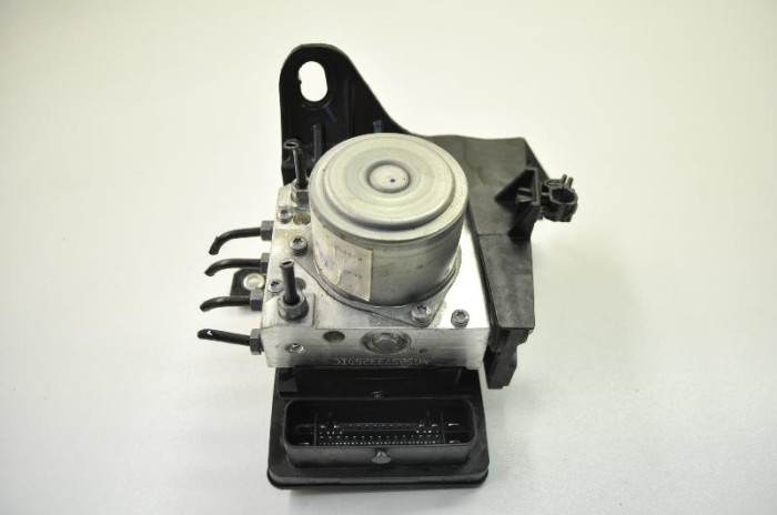 Pompa ABS FIAT 500X 334_ 2015 OEM: Hatchback | 1693424