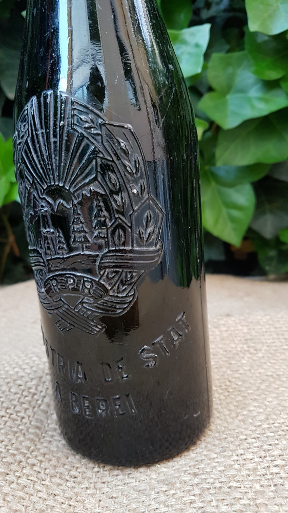 Sticla de bere, cu stema, din perioada RPR | Okazii.ro