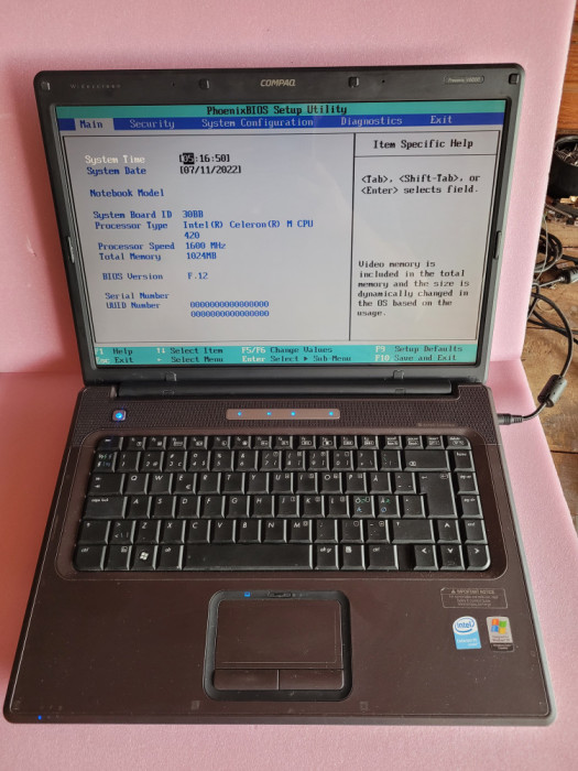 laptop incomplet COMPAQ Presariu V6000