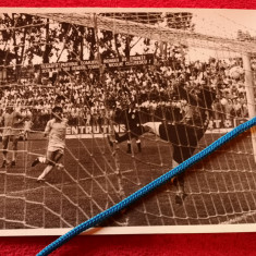 Foto (de presa) fotbal VICTORIA Bucuresti - PETROLUL Ploiesti (12.06.1987)