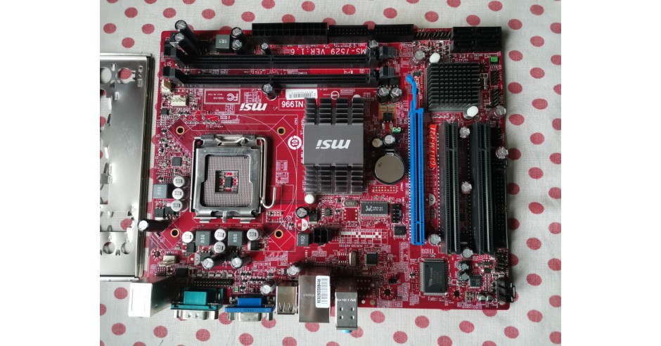 Ensemble Carte mère MSI G31TM-P35 + CPU Intel E8400 + DDR2 Go G-skill 2x2Go PC2-6400 CL5 - Accessoires informatique