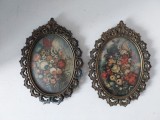 Lot 2 tablouri mici (17cm) in rama de bronz ovala, ornamentata, sticla convexa