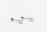 Cumpara ieftin CERCEI ARGINT 925 CU PERLE MINI SI BILA LUCIOASA TIP PIERCING DUBLU