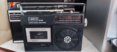 RADIOCASETOFON CIERCO 576 , MADE IN SINGAPORE , ANII 80 . NU FUNCTIONEAZA foto