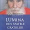 LUMINA DIN SPATELE GRATIILOR - 2021 - Frank Atwood ($K15)