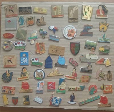 COLECTIE INSIGNE 50 BUC - TEMATICA DIVERSA foto