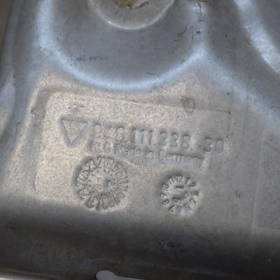 Protecție termică PORSCHE MACAN 95B 2015 OEM: 94611133830946.111.338.30 | 3316596 foto