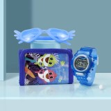 Cumpara ieftin Set Cadou Copii Baby Shark: Ceas Electronic, Portofel, Ochelari de Soare. Model Aleatoriu, +3 Ani