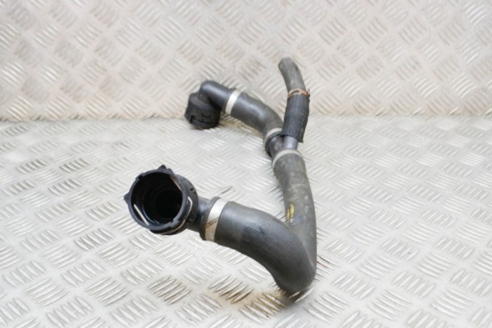 Furtun de lichid de răcire LAND ROVER RANGE ROVER EVOQUE L538 2017 OEM: GJ32-8260-AA 17127779
