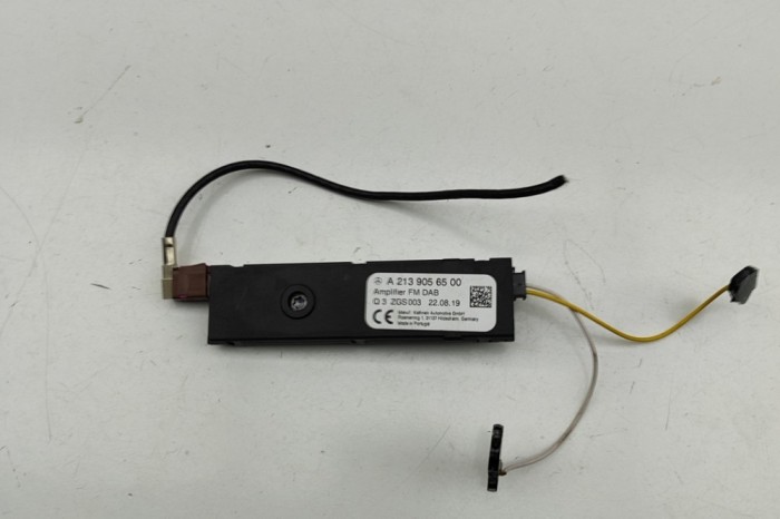 Amplificator de antena MERCEDES-BENZ C Coupe C205 2020 OEM: A2139056500 | 32055103