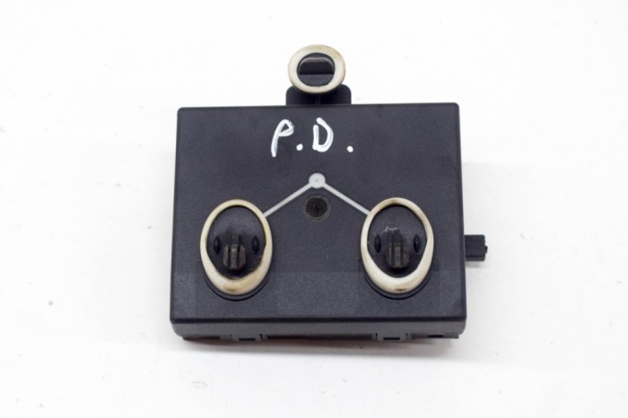 Modul de control ușă dreapta față AUDI A5 8T3 2015 OEM: 8T0959793Q,8T0959793F | 14356169