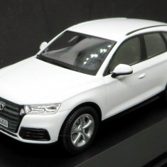 Schuco AUDI Q5 second generation ( Polar white ) 2017 1:43