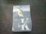 LE K - Dino Buzzati, Carte Franceza, Le Livre de Poche, 1985, Roman