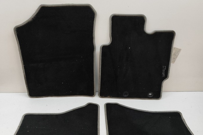 Set covorașe TOYOTA YARIS _P13_ 2017 OEM: PZ410-B035H-BN | 28148157