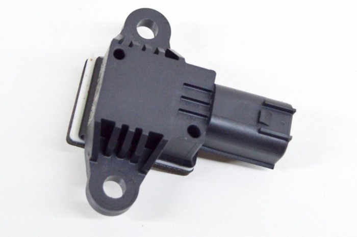 Senzor de impact dreapta față FORD PUMA J2K, CF7 2022 OEM: GN15-14C676-AA 17233388