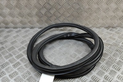 Garnitura ușă dreapta spate AUDI Q4 SUV F4B 2024 OEM: 89A833722 | 31088881 foto