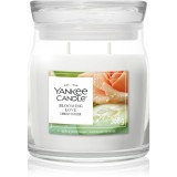 Yankee Candle Blooming Love lum&acirc;nare parfumată 368 g
