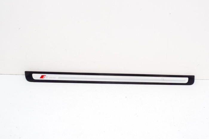 Ornament prag dreapta față AUDI A5 8T3 2013 OEM: 8T0853374 | 14620949