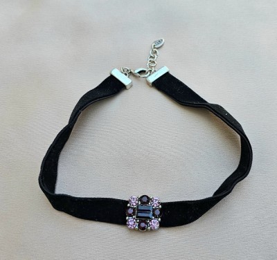 COLIER CHOKER DIN CATIFEA CU ELEMENTE DECOR DIN CRISTAL COLORAT, ZARA foto