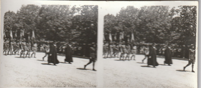 Romania 1932-Fotografie stereoscopica,10 Mai-Defilarea Cercetasilor