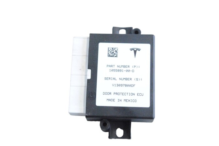 Modul de control ușă st&acirc;nga spate TESLA MODEL X 2020 OEM: 1055891-00-D 24821042