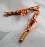 Marturii nunta - bete bambus si flori uscate (portocaliu)