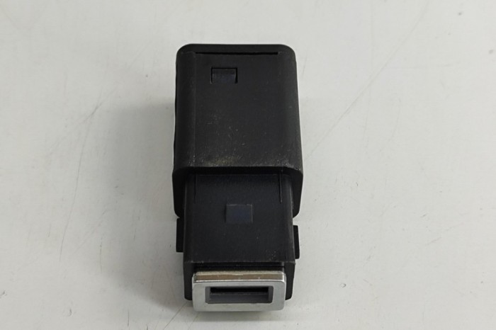 USB OPEL MOKKA 2023 OEM: 98217039DX 30042363