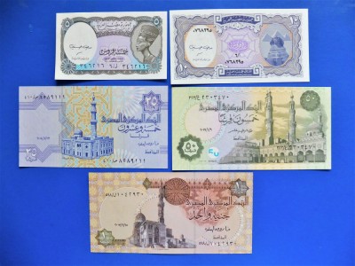 EGIPT - Lot 5 bancnote - ani diferiti - 5 / 10 / 25 / 50 Piastres &amp;amp; 1 Lira UNC (285) foto