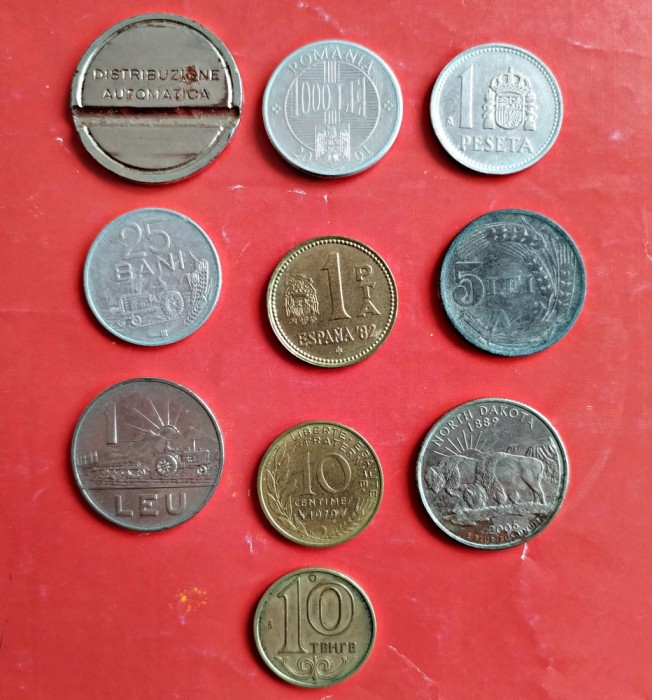 Lot 10 monede straine, romanesti și jetoane, circulate conform foto L15 Tenghe Kazakstan 1000 lei Romania 1 peseta 1988 Spania 10 centimes 1979 Franta