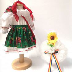 Set Botez Traditional , Costum Traditional Fetite Verde- 2 piese costumas si lumanare lucrata manual