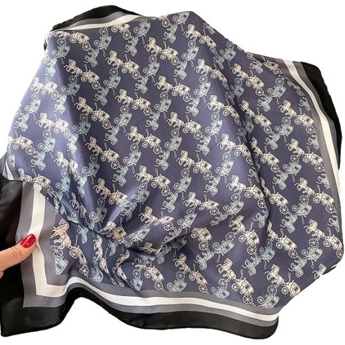 Esarfa satin albastru cu imprimeu caleasca si dungi elegante