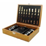 Cumpara ieftin Set Cadou Executive &bdquo;Gentleman&rsquo;s Game&rdquo; &ndash; Șah, Ploscă și Accesorii &icirc;n Piele