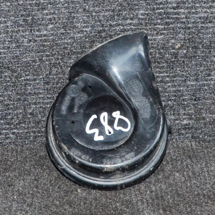 Claxon st&acirc;nga AUDI A4 8E2, B6 2002 OEM: 8E0951223 1887064