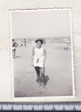 bnk foto Femeie pe plaja la mare - anii `70