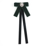 Brosa funda eleganta verde cu perle