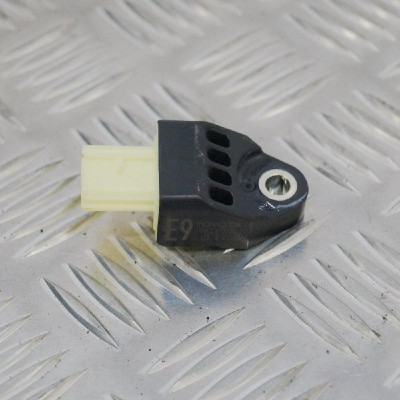 Senzor de impact st&amp;acirc;nga spate TOYOTA VERSO S _P12_ 2013 OEM: 89831-52020 2232678 foto