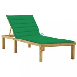 Cumpara ieftin Șezlong cu pernă verde, lemn de pin tratat