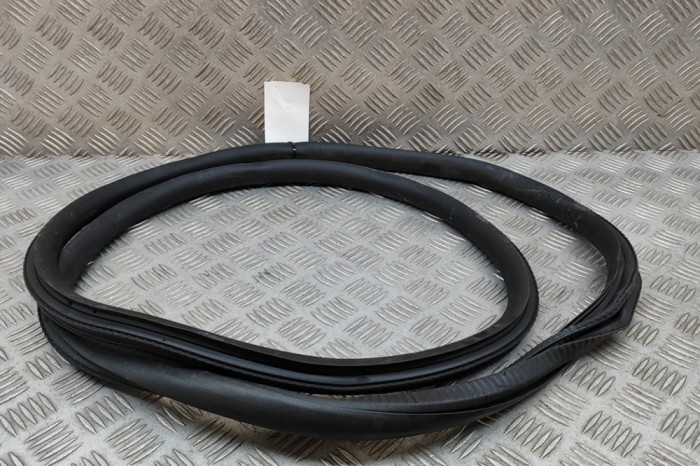 Garnitura ușă dreapta spate MERCEDES-BENZ CLA Coupe C118 2023 OEM: A1186920800 | 24243129