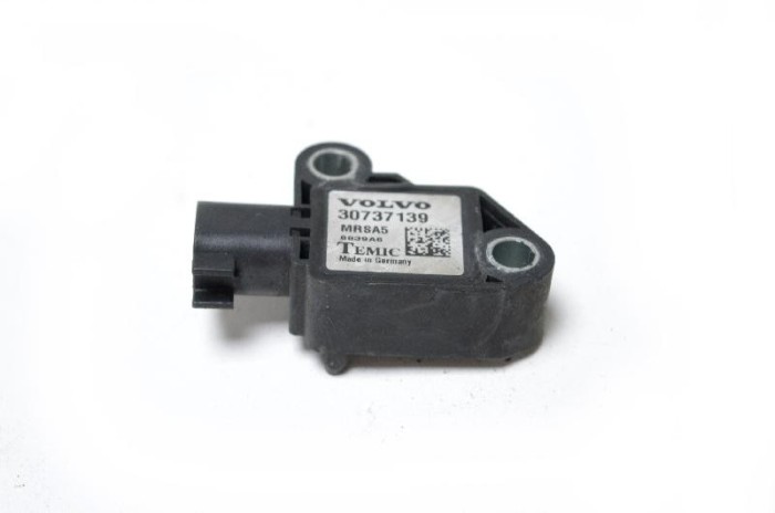 Senzor de impact dreapta față VOLVO V50 MW 2006 OEM: 30737139 3017644