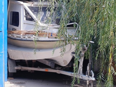 Barca cabinata Mikro 540 foto