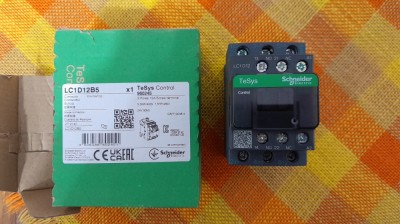 CONTACTOR TRIFAZAT SCHNEIDER 5,5KW/400V 7,5HP/480V LC1D12B5 ,BOBINA LA 24V AC #1 foto