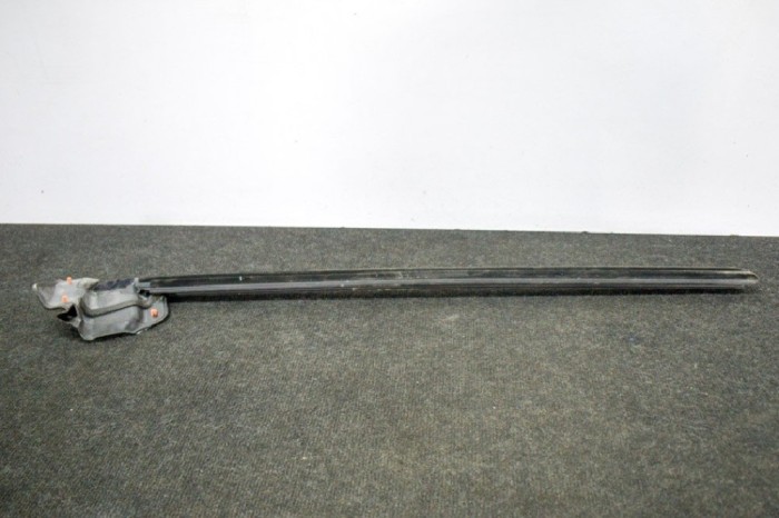 Chedar geam ușă dreapta față TESLA MODEL 3 2019 OEM: 1090496-00-F,1090495-00-E 11248308