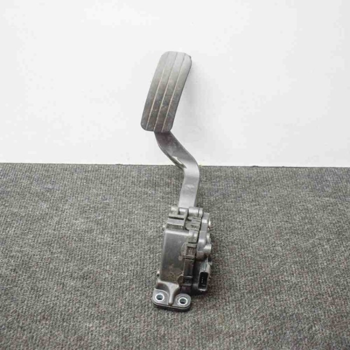 Pedala de accelerație RENAULT MASTER III Furgon FV 2016 OEM: 8200672372--C,8200672372,6PV009085 11316290