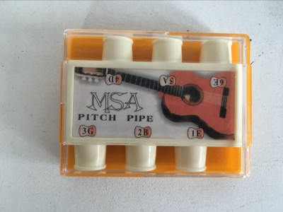 * Camerton pentu chitara, MSA Pitch Pipe, plastic foto