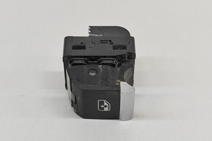 Buton geam ușă dreapta spate AUDI Q5 FY 2017 OEM: 4M0959855 22370785
