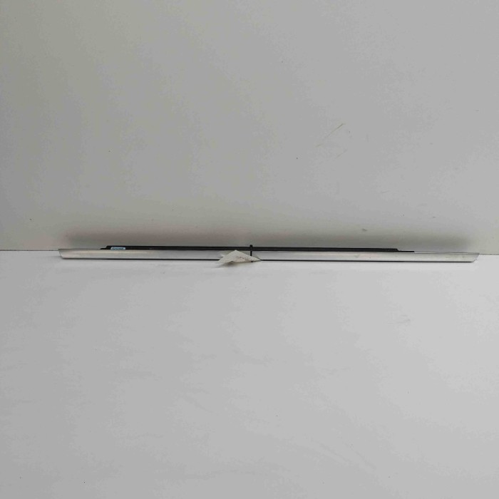 Chedar geam ușă dreapta spate AUDI Q3 F3 2018 OEM: 83A839476