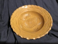 Arta / Traditie - Farfurie cu flori realizata in Transilvania model deosebit !